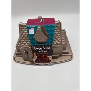 Nordic Ware Gingerbread House Bundt Pan Christmas Baking 9 cup 2.1 Liter New NIP